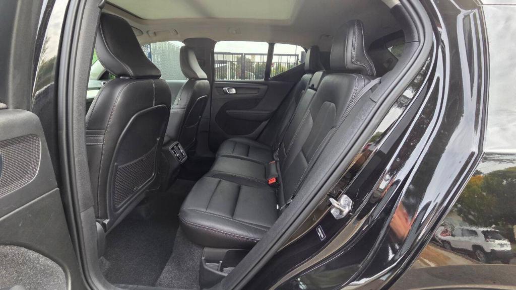 used 2020 Volvo XC40 car, priced at $18,995