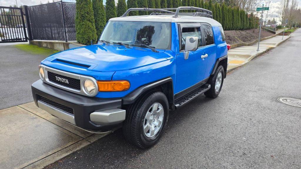 used 2007 Toyota FJ Cruiser car, priced at $13,995
