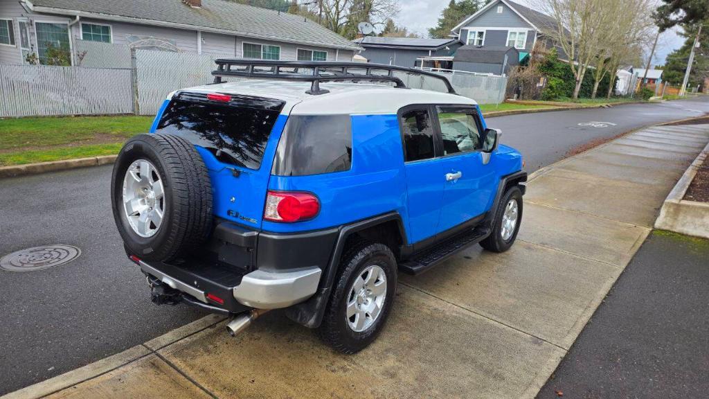 used 2007 Toyota FJ Cruiser car, priced at $13,995