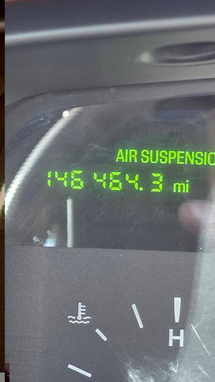 used 2000 Lincoln Town Car car, priced at $5,995