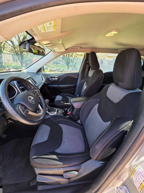used 2015 Jeep Cherokee car, priced at $6,995