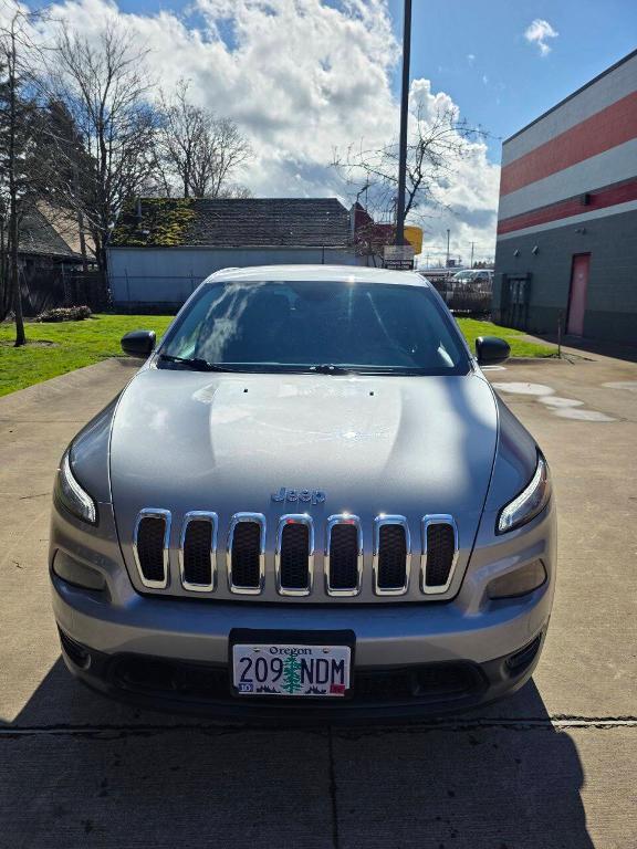 used 2015 Jeep Cherokee car, priced at $6,995