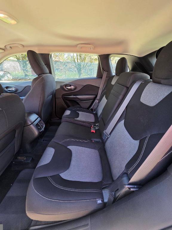 used 2015 Jeep Cherokee car, priced at $6,995