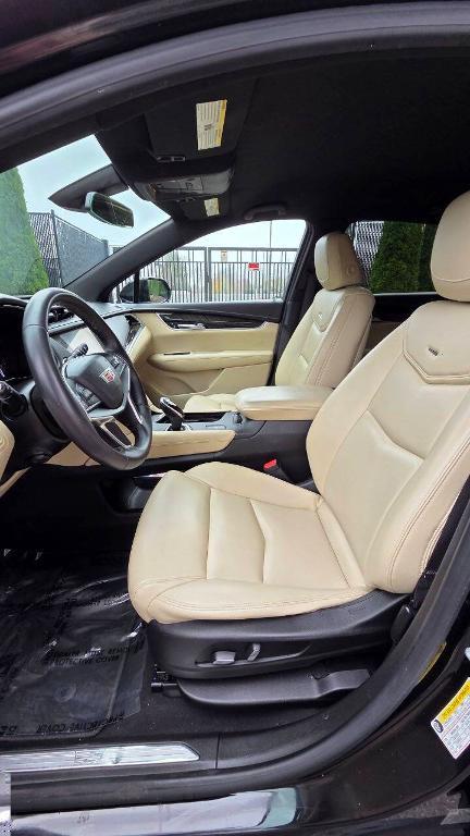 used 2017 Cadillac XT5 car, priced at $10,995