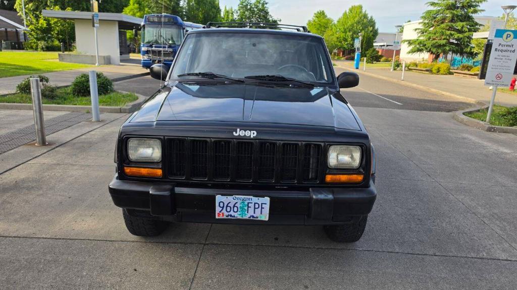 used 2001 Jeep Cherokee car, priced at $8,995