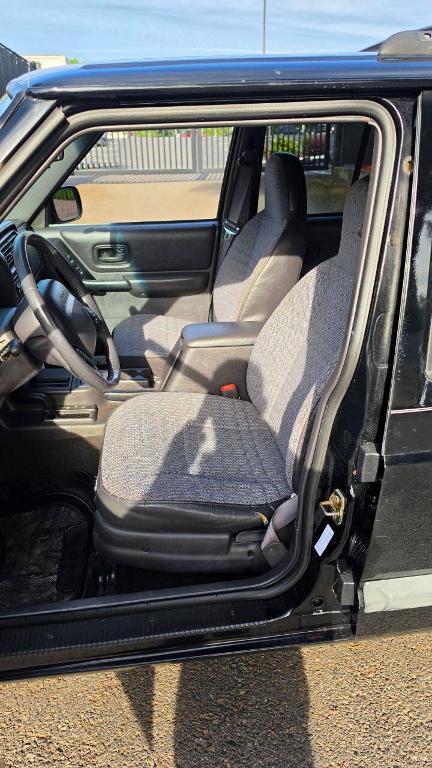 used 2001 Jeep Cherokee car, priced at $8,995
