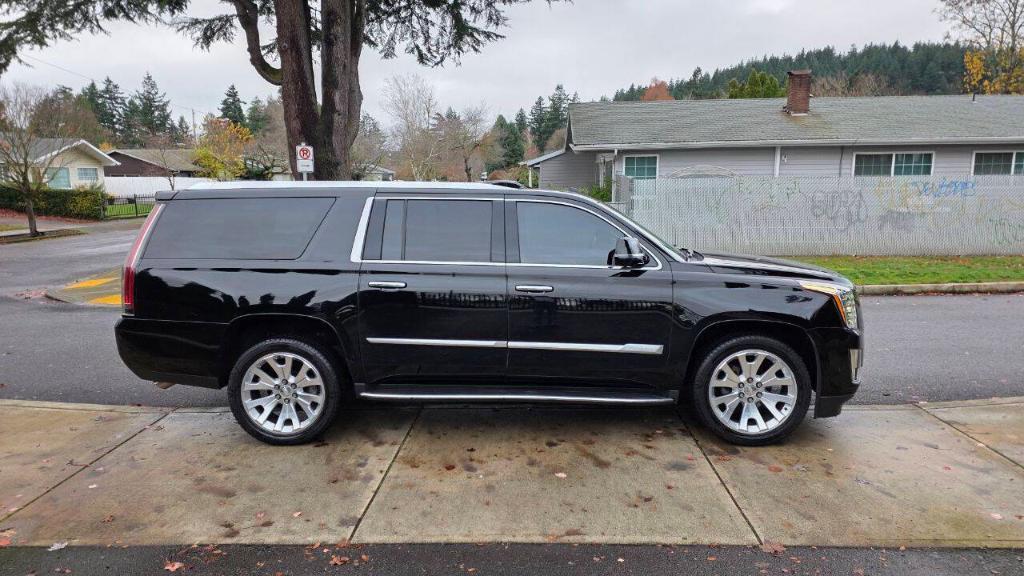 used 2017 Cadillac Escalade ESV car, priced at $25,995