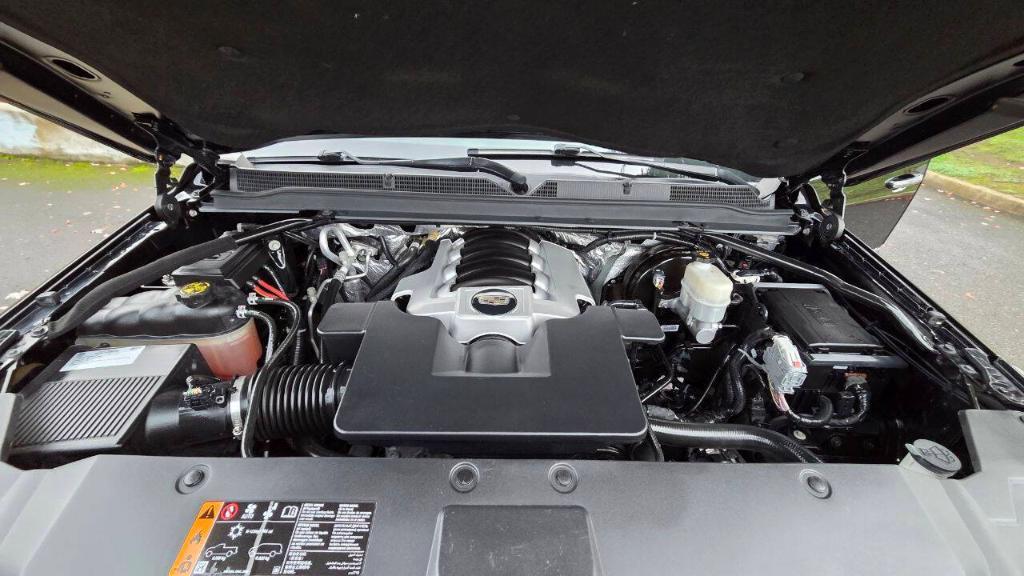 used 2017 Cadillac Escalade ESV car, priced at $25,995