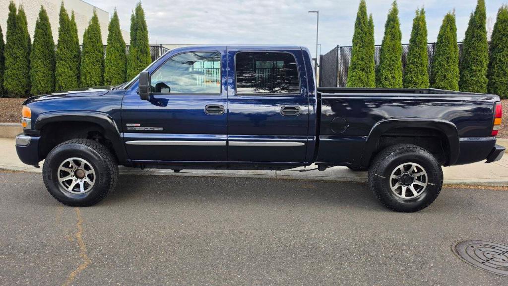 used 2005 GMC Sierra 2500 car, priced at $13,995