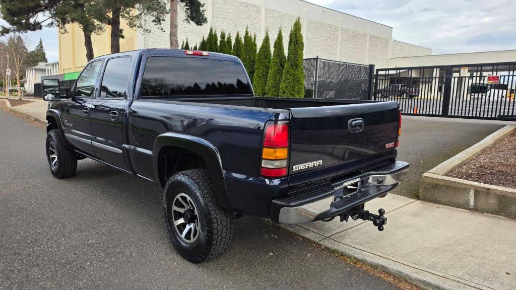 used 2005 GMC Sierra 2500 car, priced at $13,995