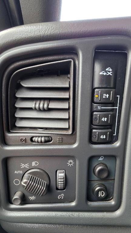 used 2005 GMC Sierra 2500 car, priced at $13,995