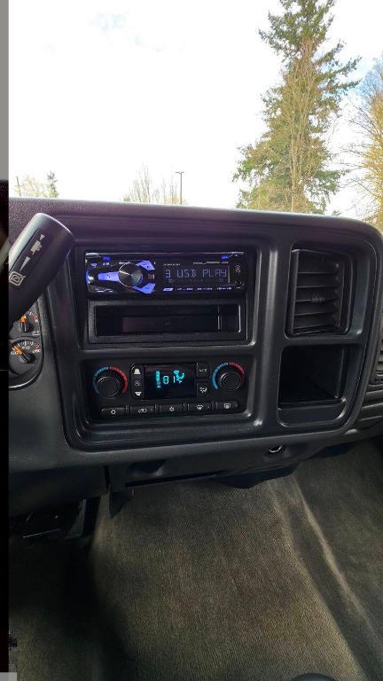 used 2005 GMC Sierra 2500 car, priced at $13,995