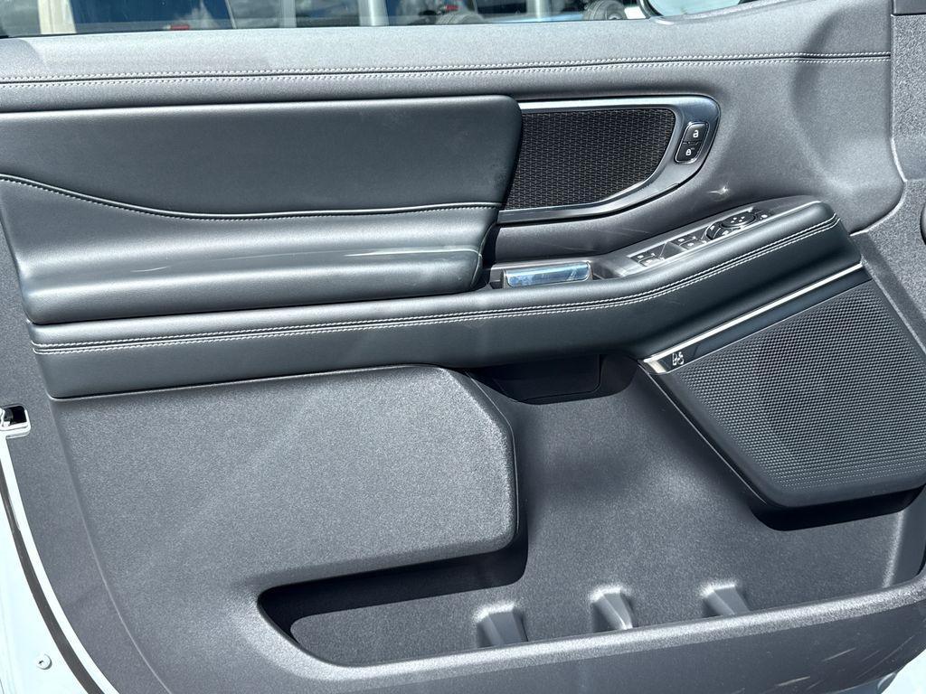 new 2025 Ford Expedition car, priced at $78,566