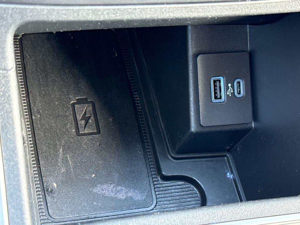 used 2024 Ford Edge car, priced at $22,901