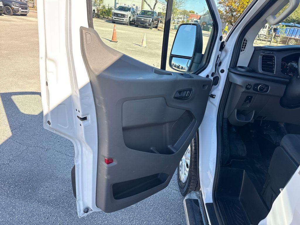 used 2024 Ford Transit-250 car, priced at $30,901