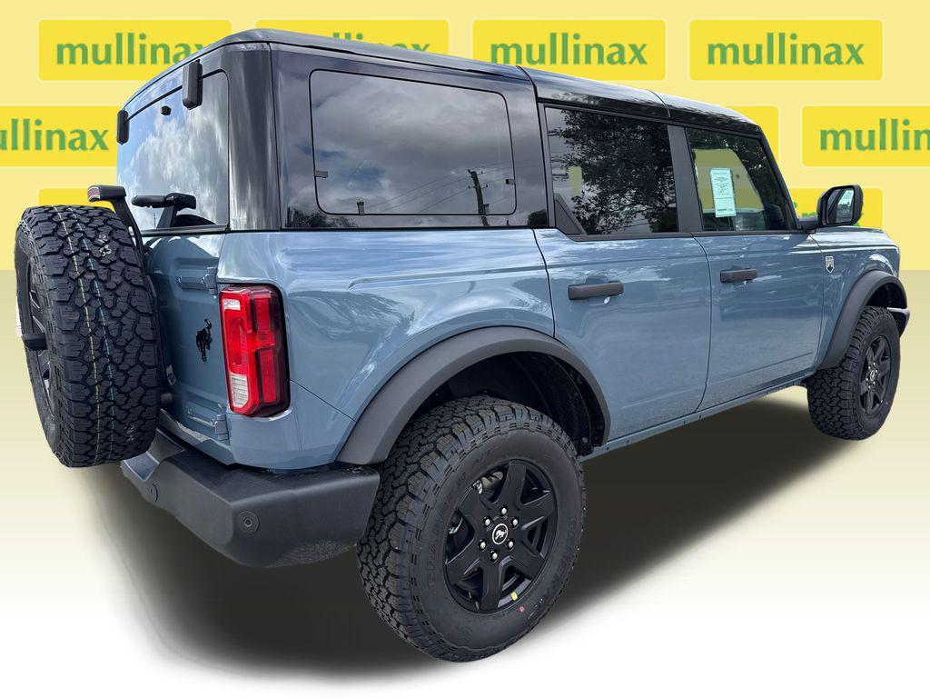 new 2025 Ford Bronco car, priced at $47,318