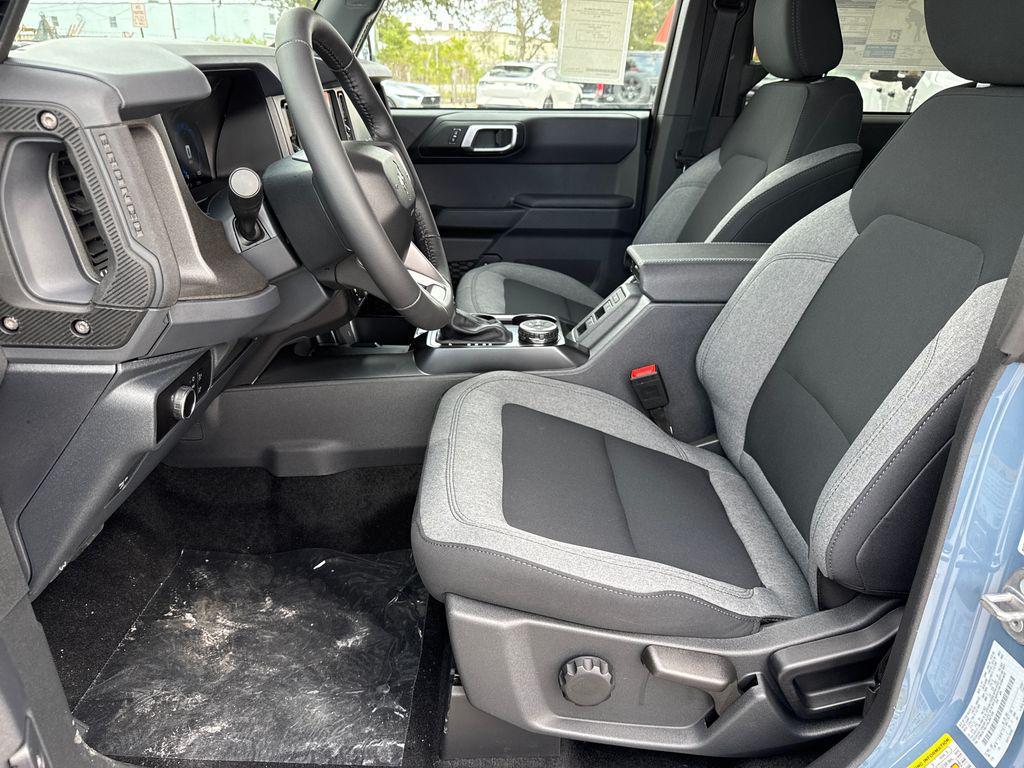 new 2025 Ford Bronco car, priced at $47,318