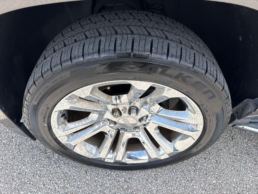 used 2019 GMC Yukon XL car, priced at $27,900