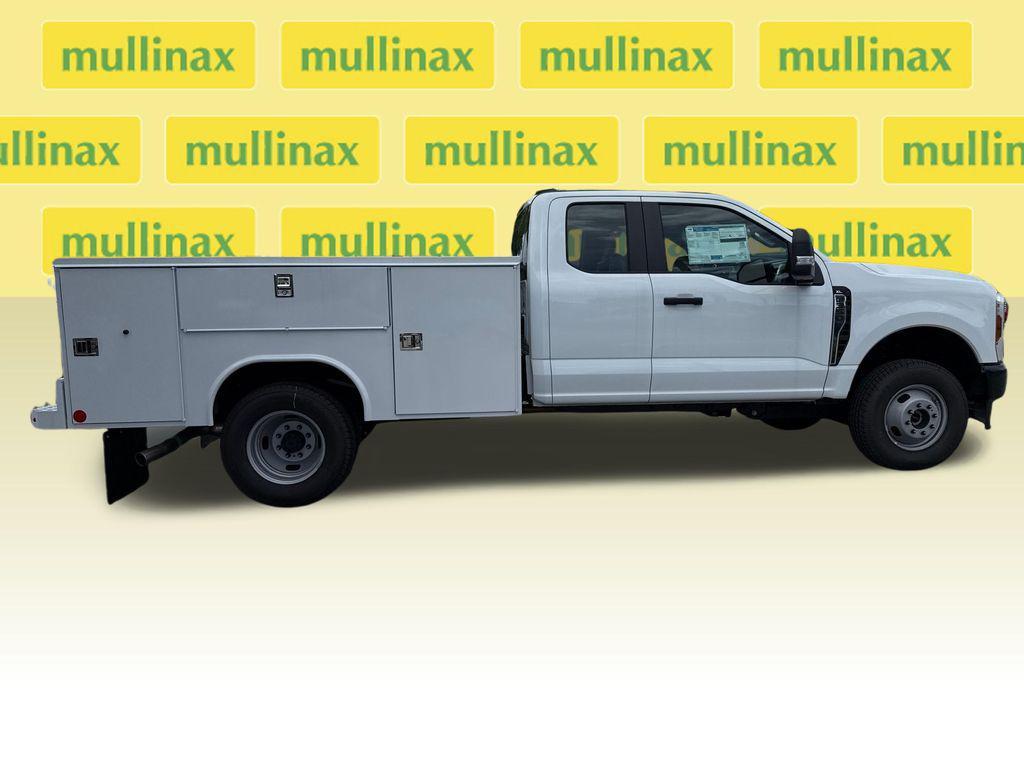 new 2025 Ford F-350 car, priced at $65,338