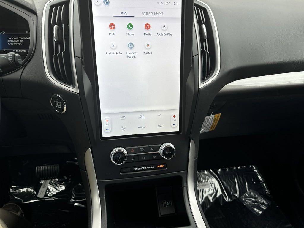 new 2024 Ford Edge car, priced at $30,900