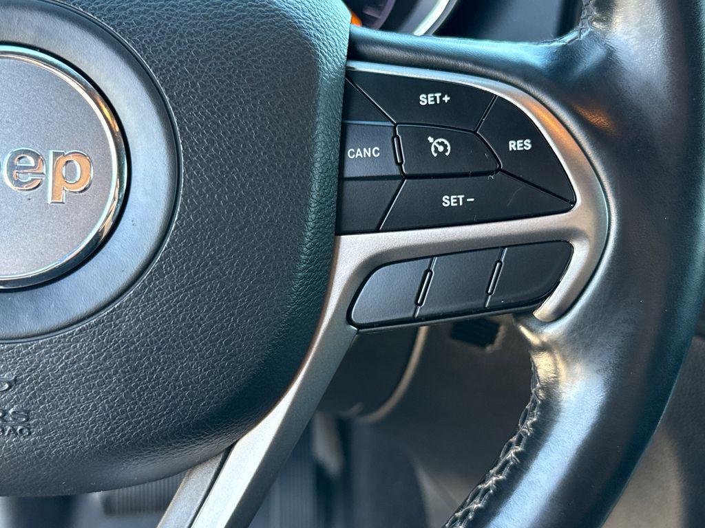 used 2020 Jeep Grand Cherokee car, priced at $12,900