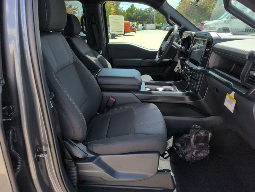 new 2025 Ford F-150 car, priced at $40,956