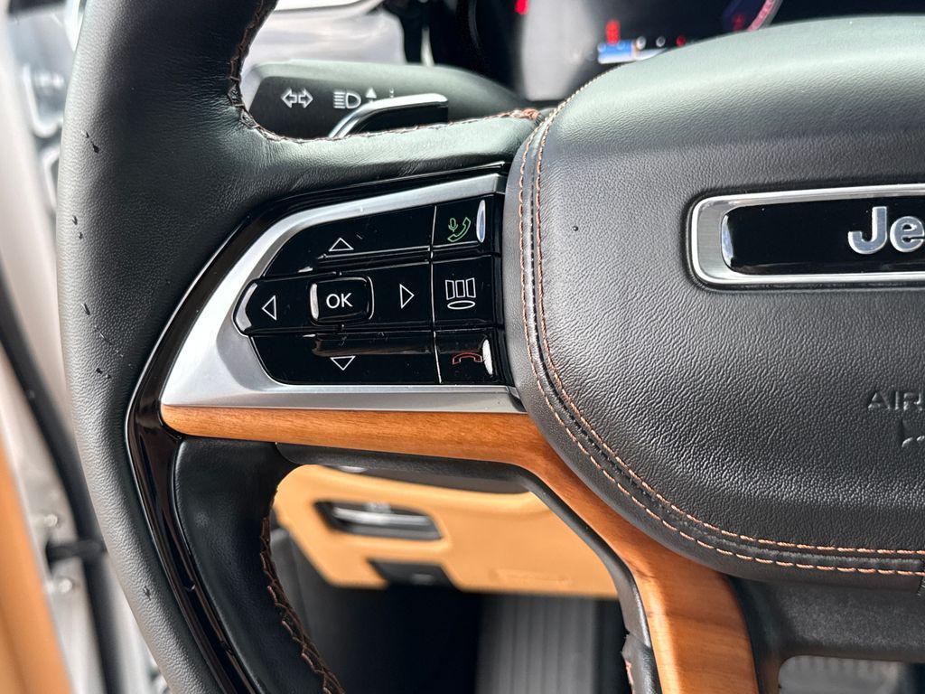 used 2025 Jeep Grand Cherokee car, priced at $51,900