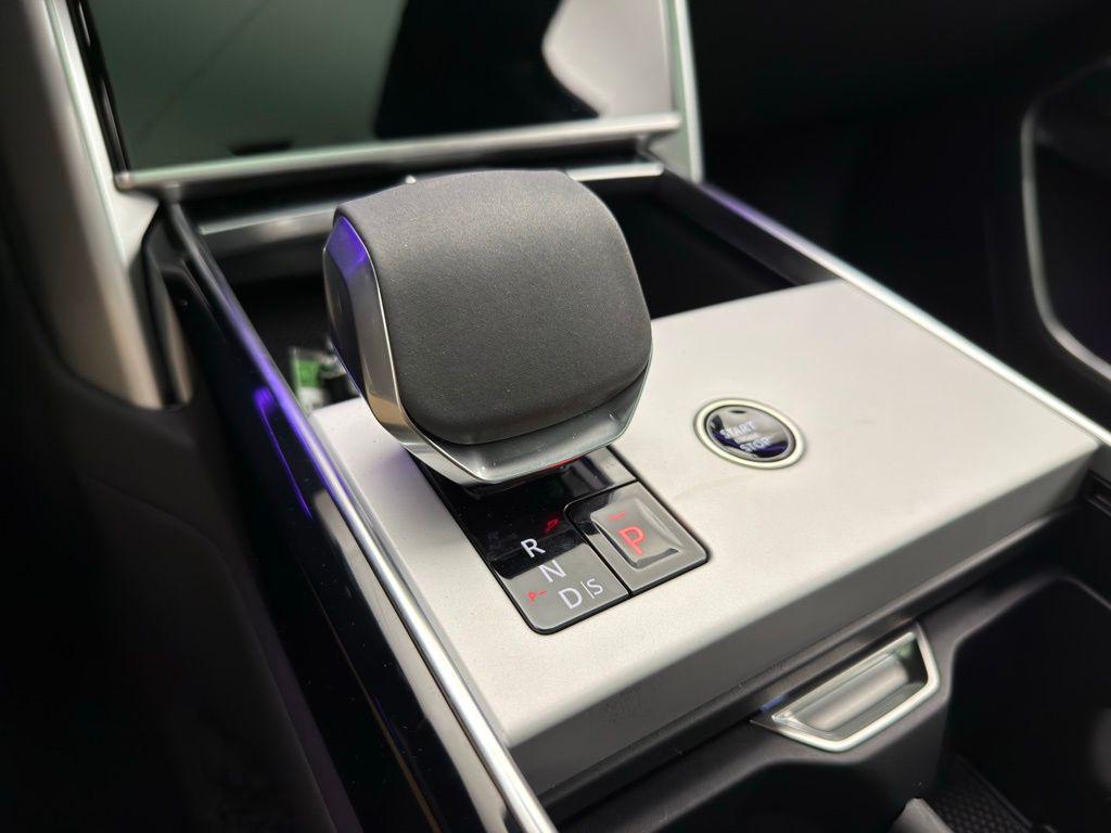 new 2025 Land Rover Range Rover car, priced at $141,625