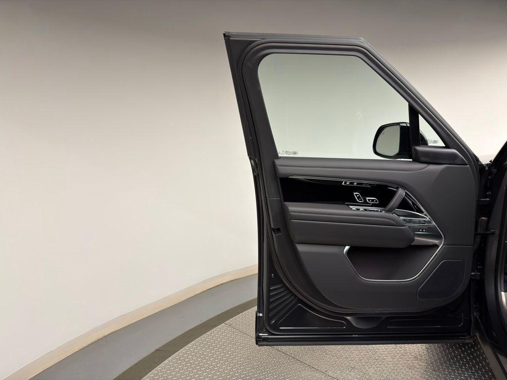 new 2025 Land Rover Range Rover car, priced at $141,625