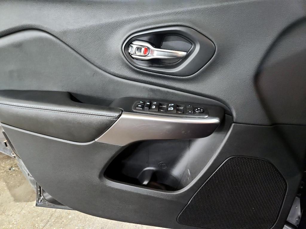 used 2019 Jeep Cherokee car, priced at $15,998