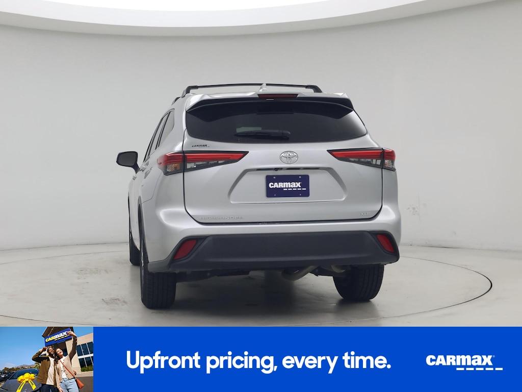used 2022 Toyota Highlander car, priced at $35,998