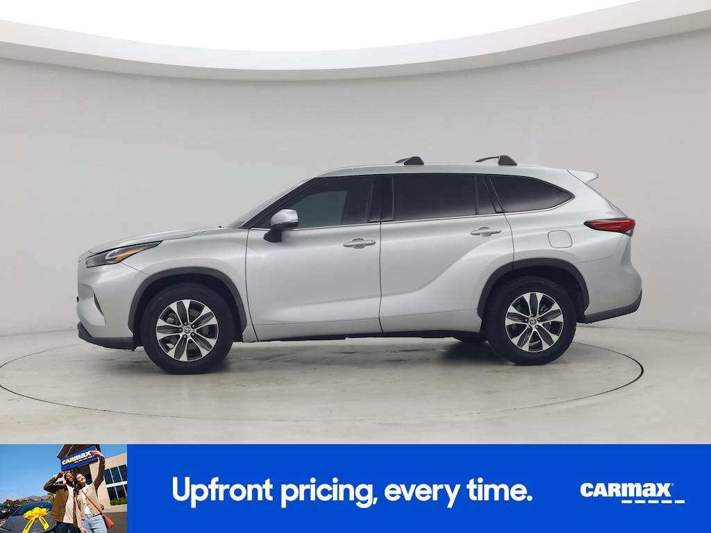used 2022 Toyota Highlander car, priced at $35,998