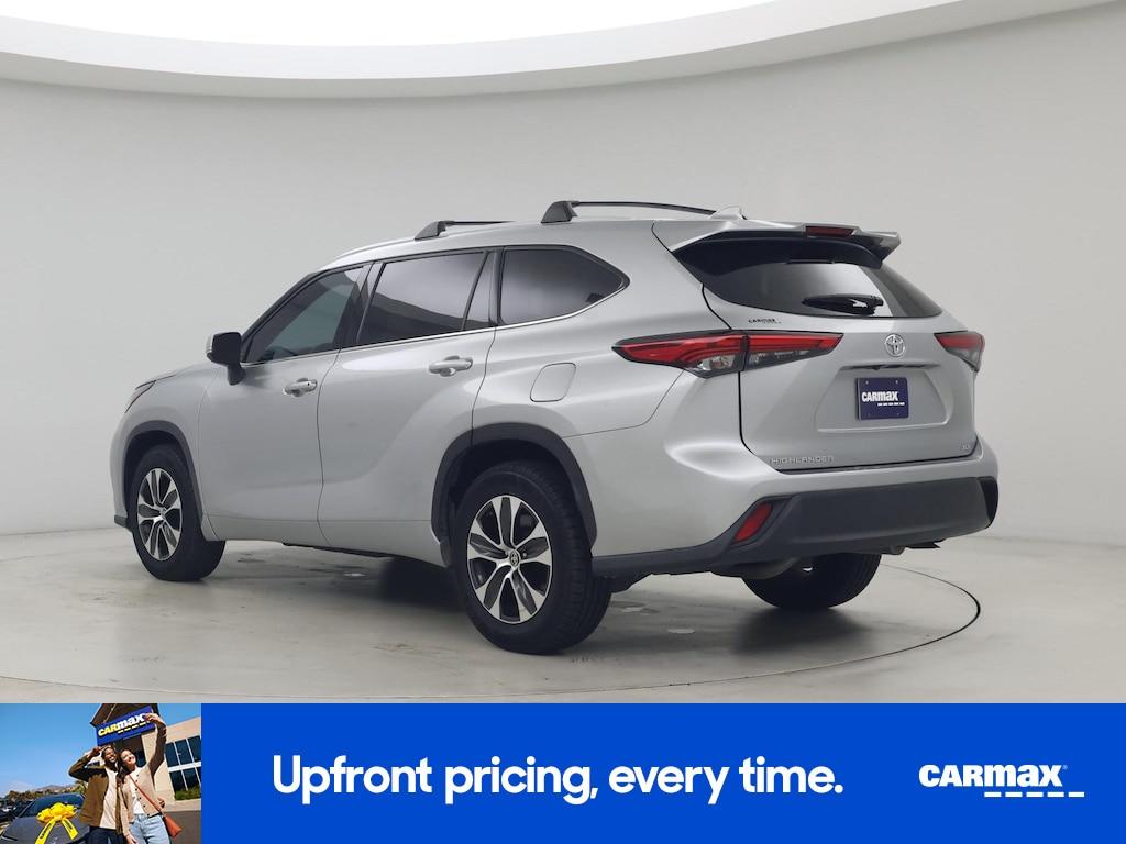 used 2022 Toyota Highlander car, priced at $35,998