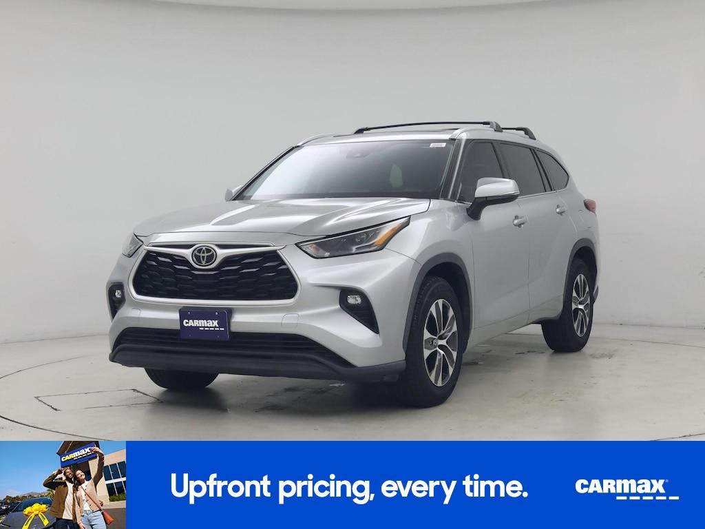 used 2022 Toyota Highlander car, priced at $35,998