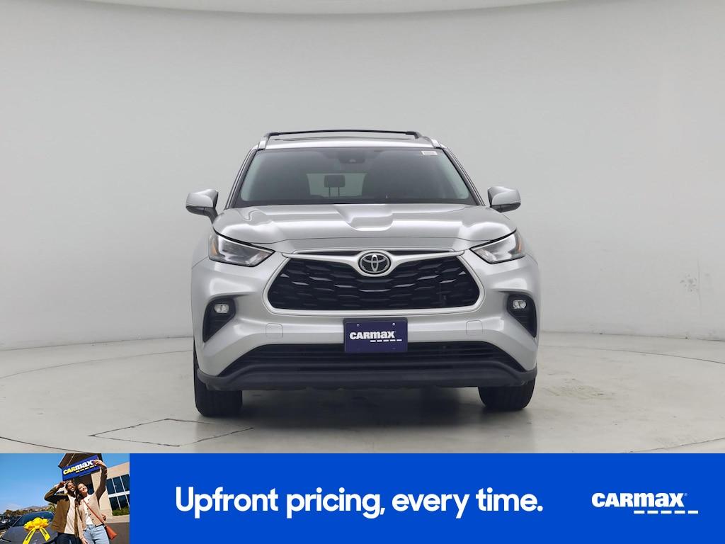 used 2022 Toyota Highlander car, priced at $35,998