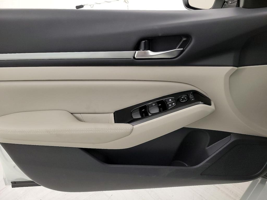 used 2025 Nissan Altima car, priced at $25,998