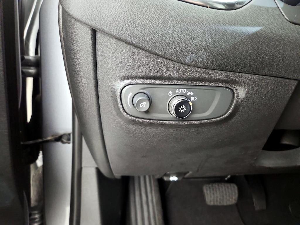 used 2023 Chevrolet Equinox car, priced at $19,998