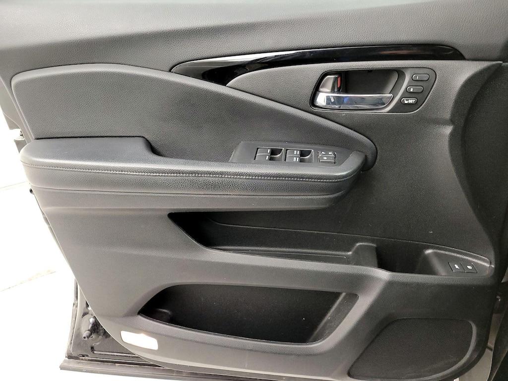 used 2021 Honda Pilot car, priced at $30,998