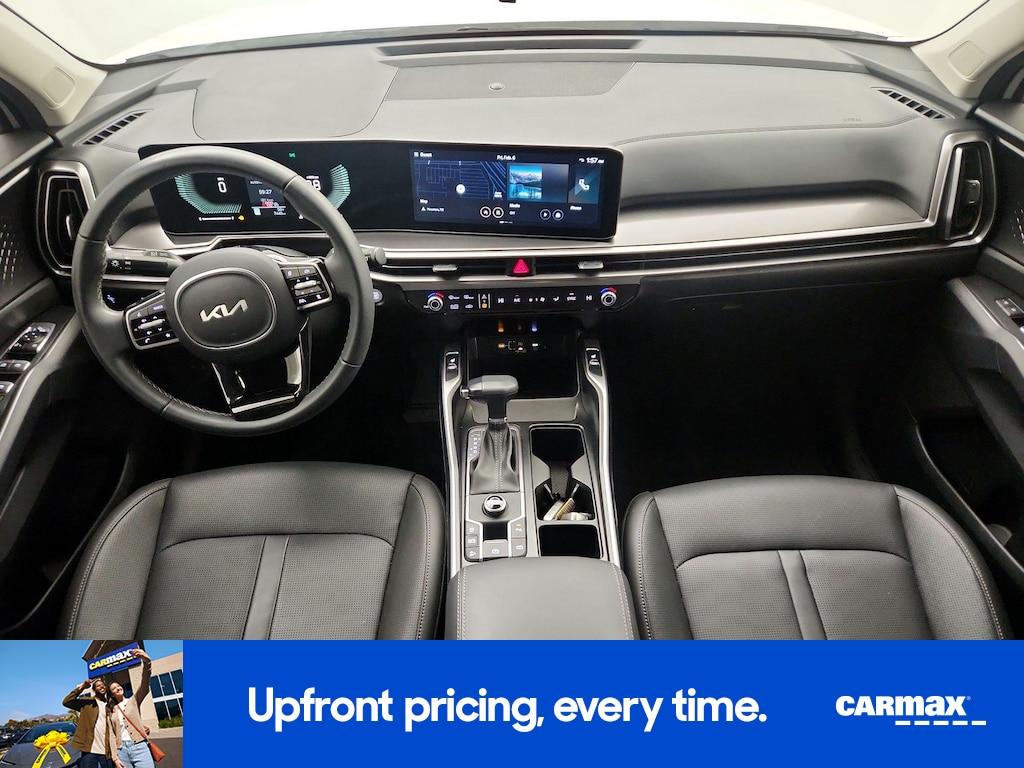 used 2025 Kia Sorento car, priced at $32,998