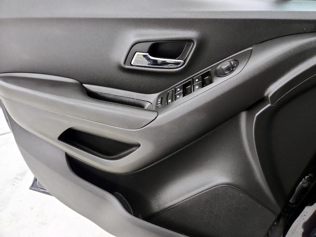 used 2022 Chevrolet Trax car, priced at $15,998