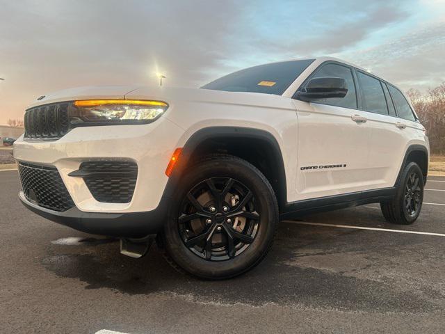 used 2024 Jeep Grand Cherokee car, priced at $31,490