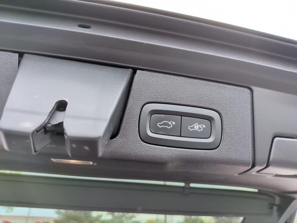 used 2023 Volvo XC60 Recharge Plug-In Hybrid car, priced at $37,509