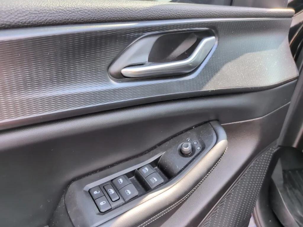 used 2024 Jeep Grand Cherokee L car, priced at $30,539