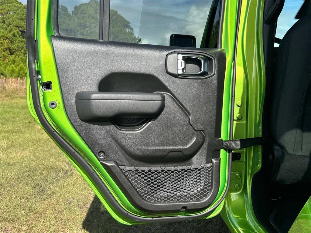 new 2026 Jeep Gladiator car, priced at $51,640