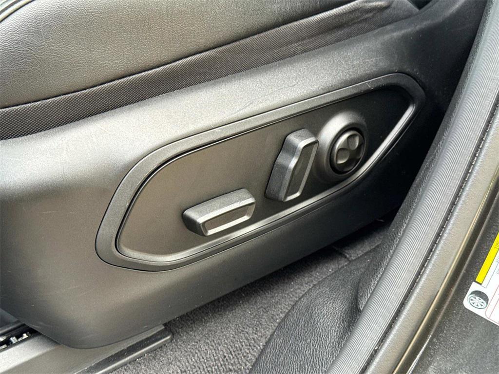 used 2022 Jeep Grand Cherokee L car, priced at $31,555