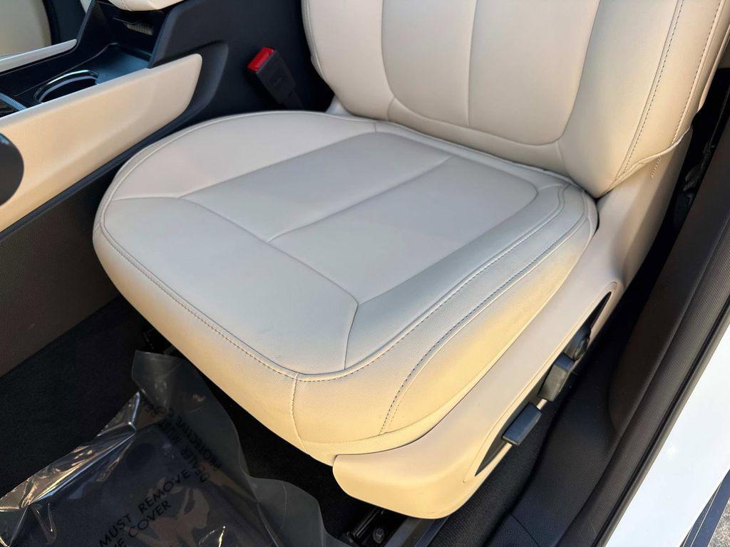 new 2026 Jeep Grand Cherokee car, priced at $48,610