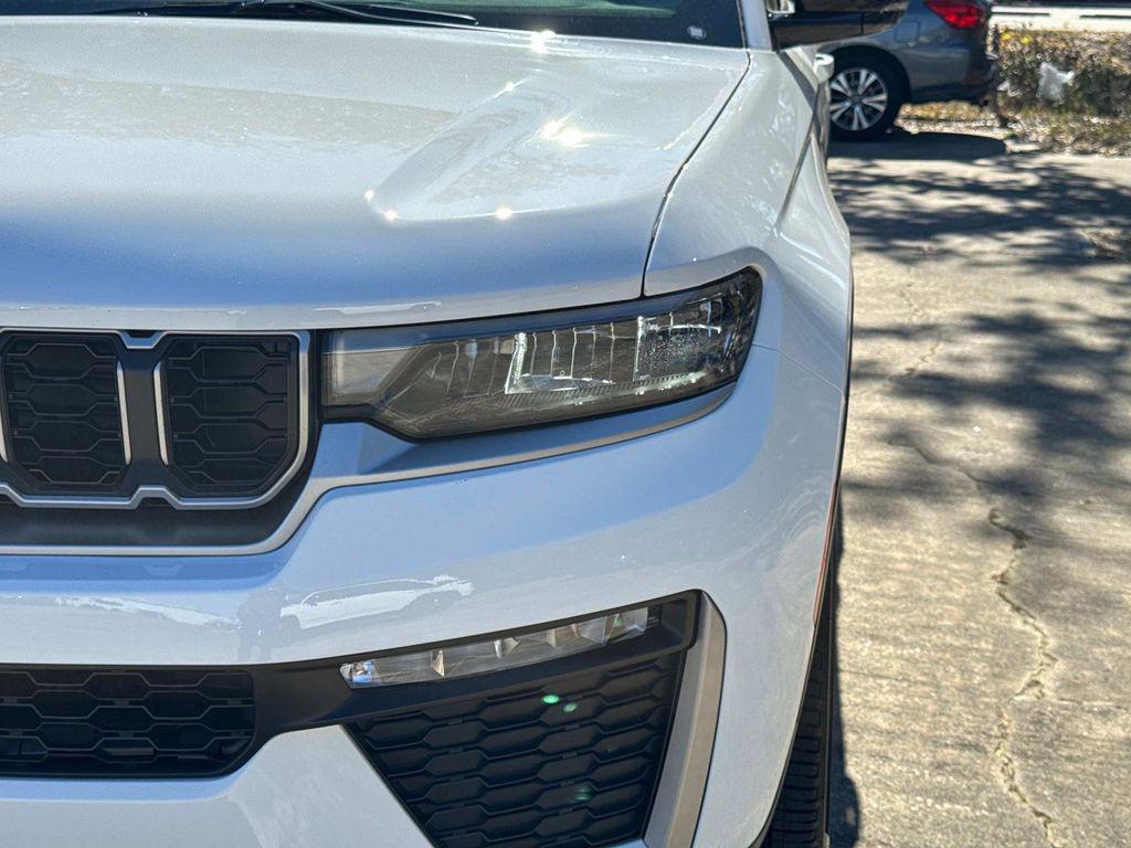 new 2026 Jeep Grand Cherokee car, priced at $48,610