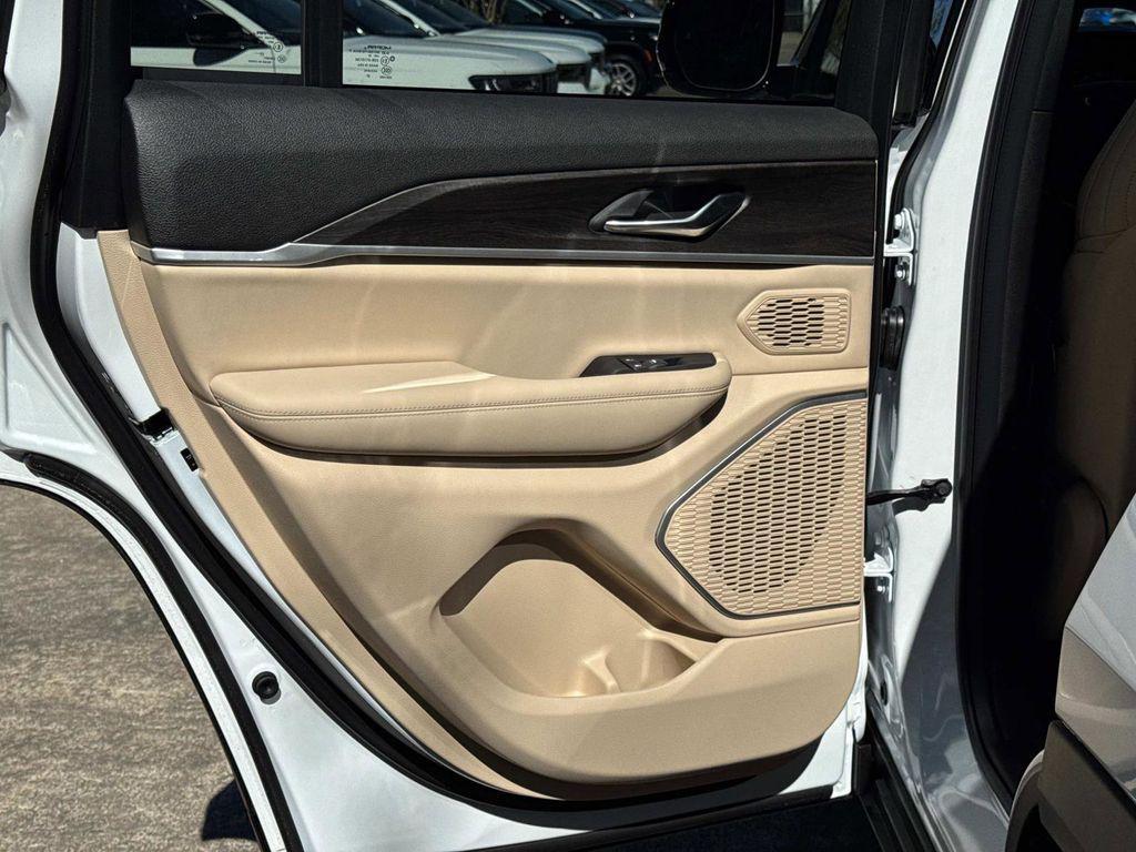 new 2026 Jeep Grand Cherokee car, priced at $48,610