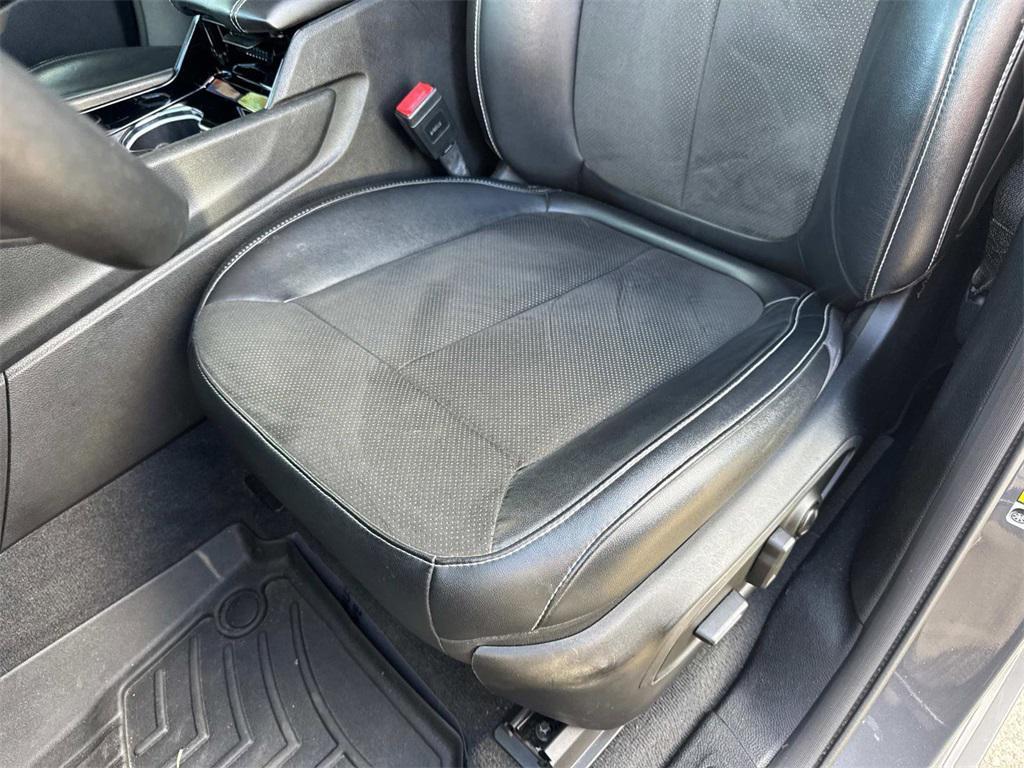 used 2021 Jeep Grand Cherokee L car, priced at $28,555