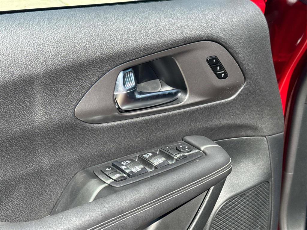 new 2026 Chrysler Pacifica car, priced at $47,785